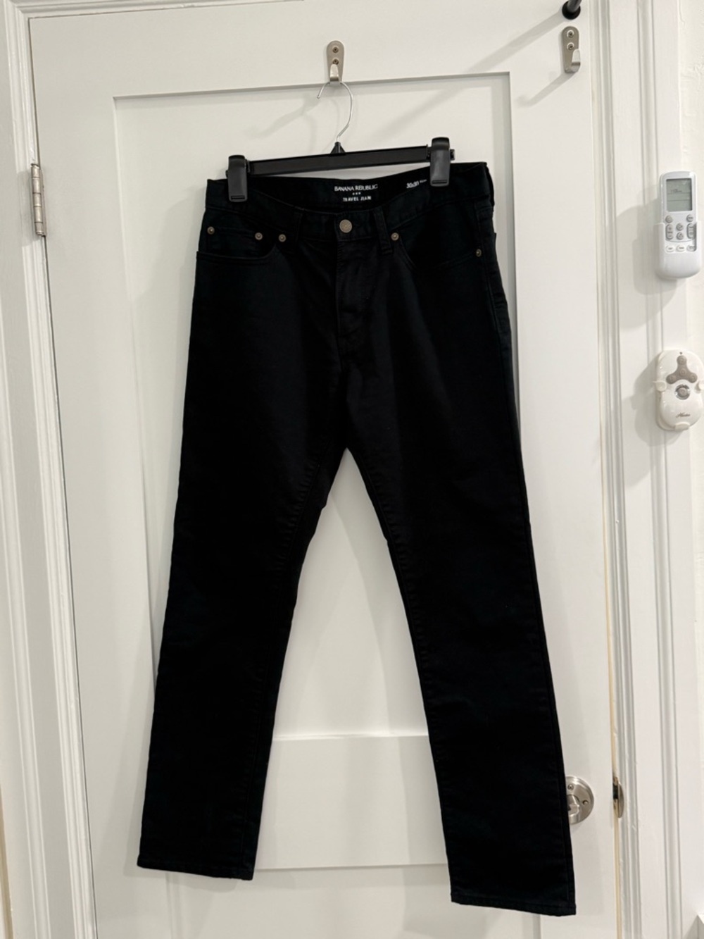 Banana Republic Factory black slim fit men’s travel jean (fair condition)